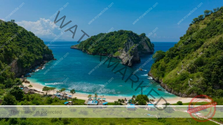 Atuh Beach: Surga Tersembunyi di Nusa Penida